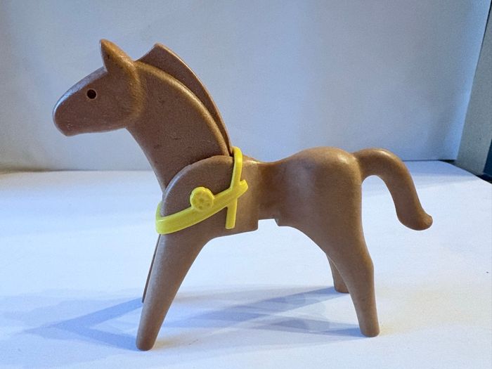 Cheval Playmobil Marron avec harnais jaune - chevalier Western Ranch