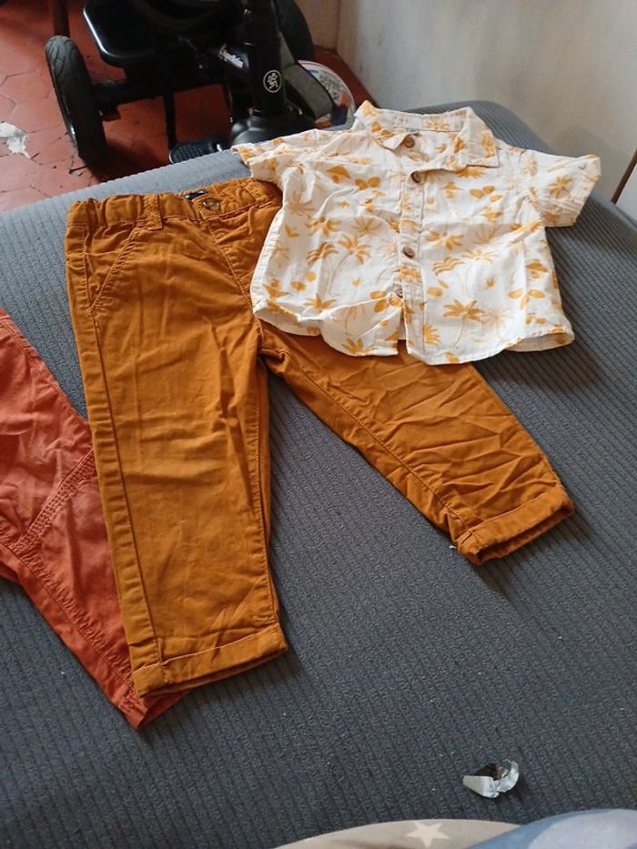 Deux pantalons et une chemise manche courte - photo numéro 3