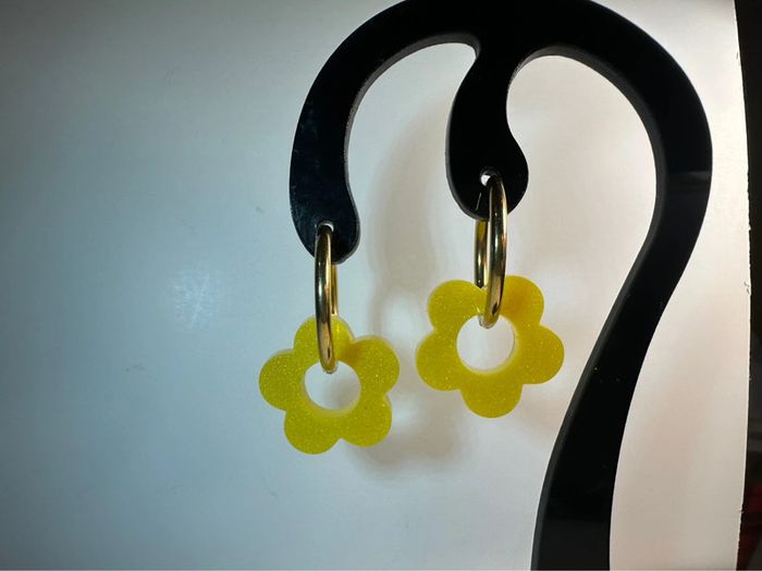 Créoles fleurs jaune - photo numéro 3