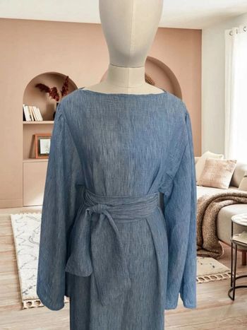 Magnifique robe en taille unique avec sa ceinture