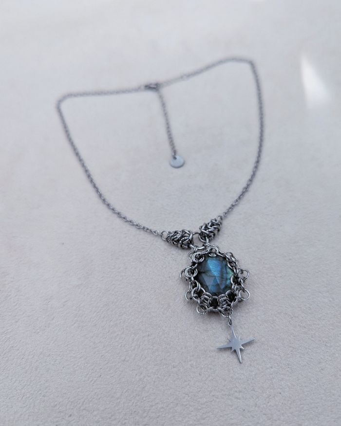 Collier " Éclat stellaire " - acier inoxydable et labradorite facetee - photo numéro 3