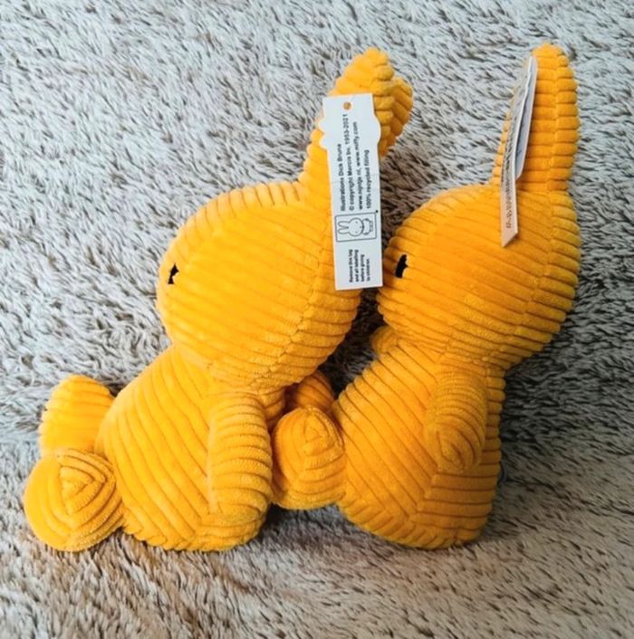 Nijntje Miffy peluches double jaune moutarde 24 cm 🧸 - photo numéro 3