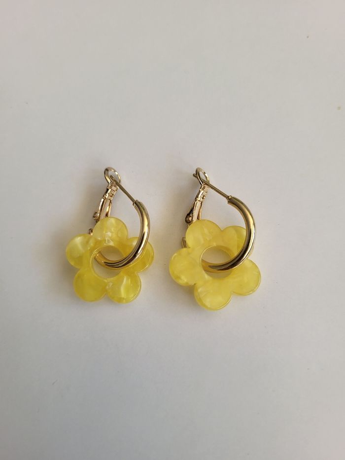 Boucles d'oreilles fleurs jaunes