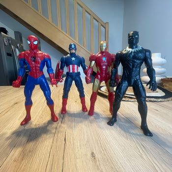 Lot de grande figurine MARVEL