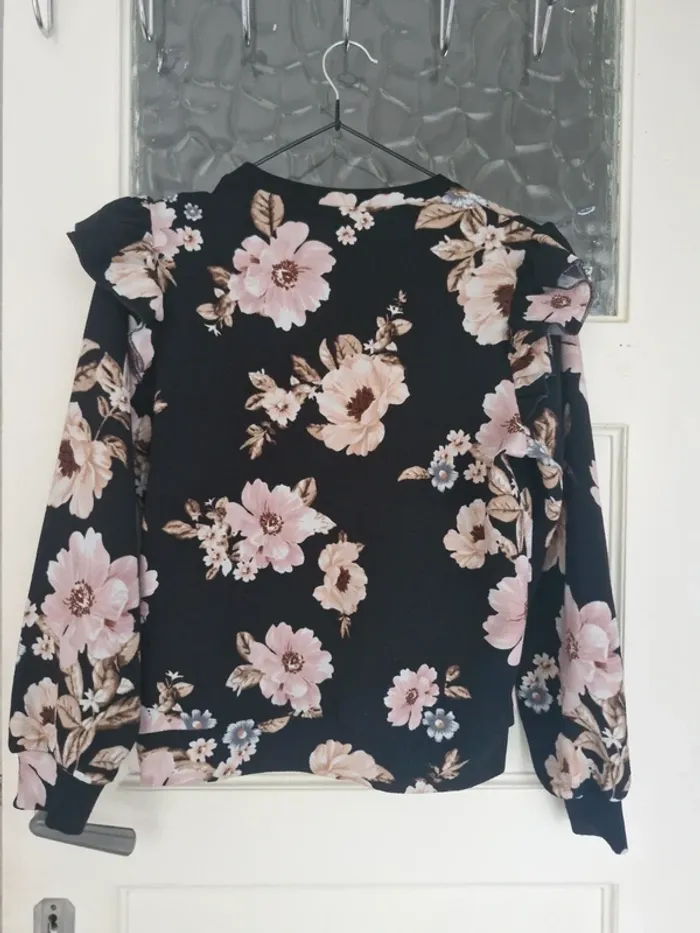👧 Pull léger • fleurs - photo numéro 2