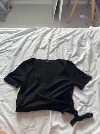 Top noir Bershka