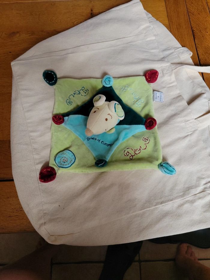 Doudou carré Souris Doudou et Compagnie