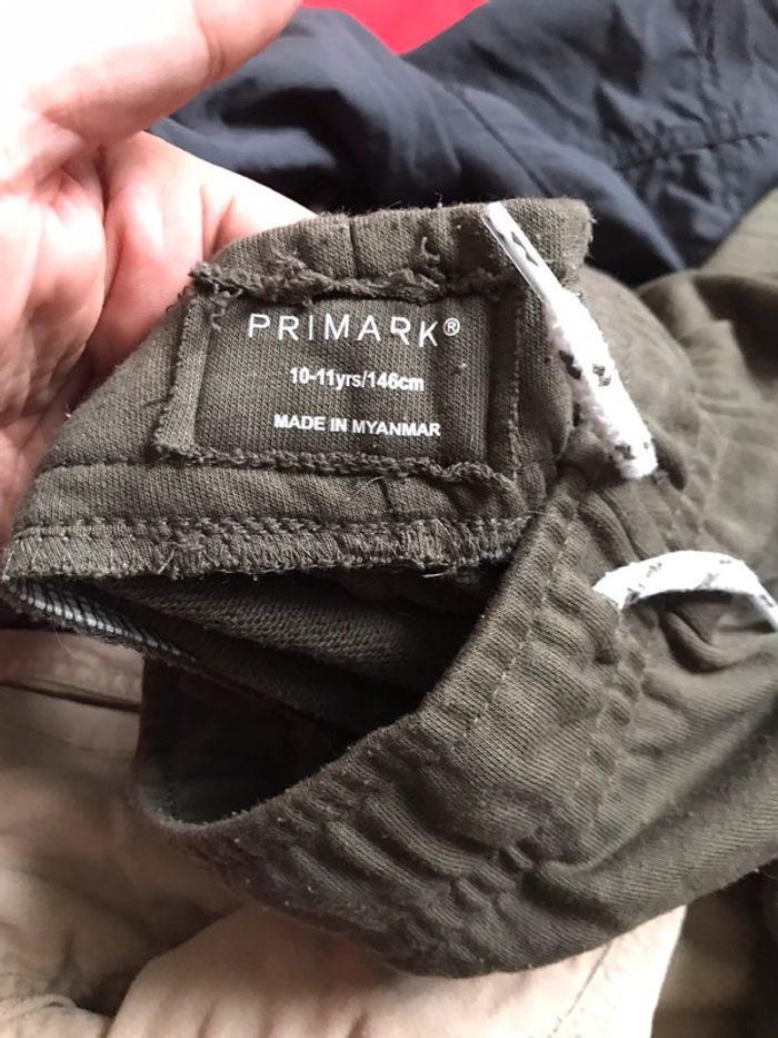 Lot de 2 panralons+1 shirt enfant taille 10 ans - photo numéro 6