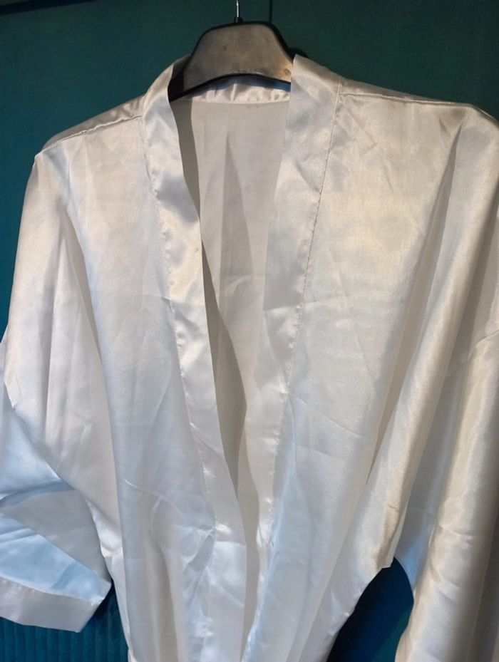 Peignoir satin crème grande taille - photo numéro 3