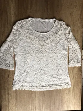 Tee shirt dentelle