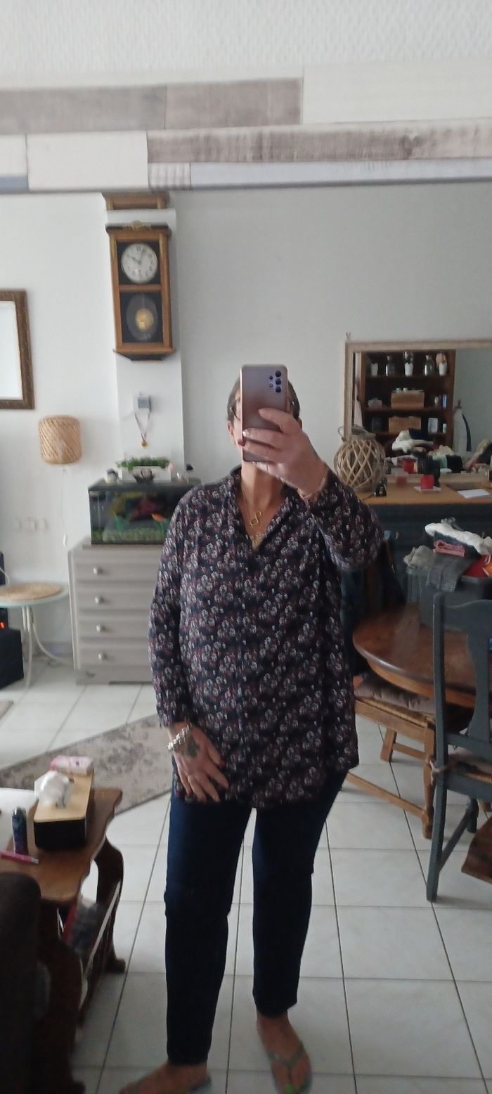 Très jolie chemise manches longues femme T 48 - photo numéro 2