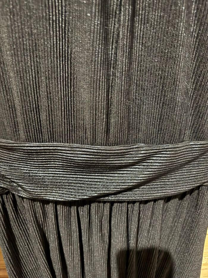 Robe noire dos nu - photo numéro 2