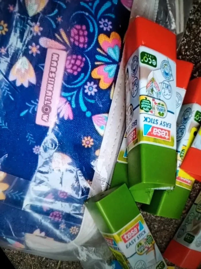 Trousse et colle - photo numéro 2