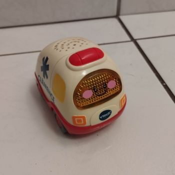 Tut Tut bolide clémence ambulance rouge