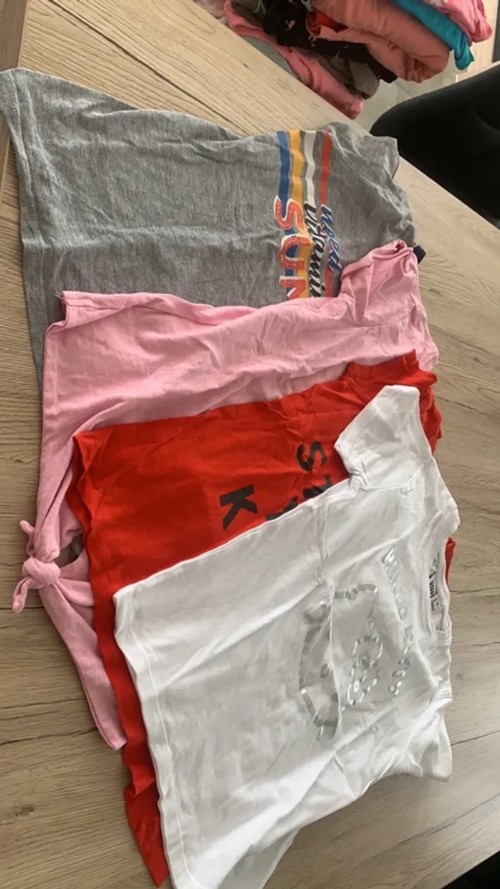 LOT 4 tee-shirts 14 ans