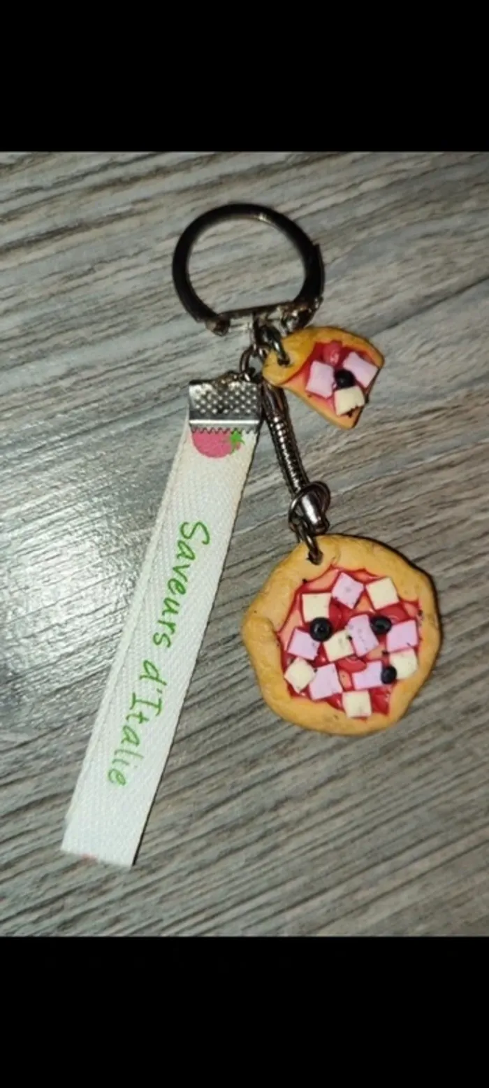 Porte clés pizza en pâte fimo