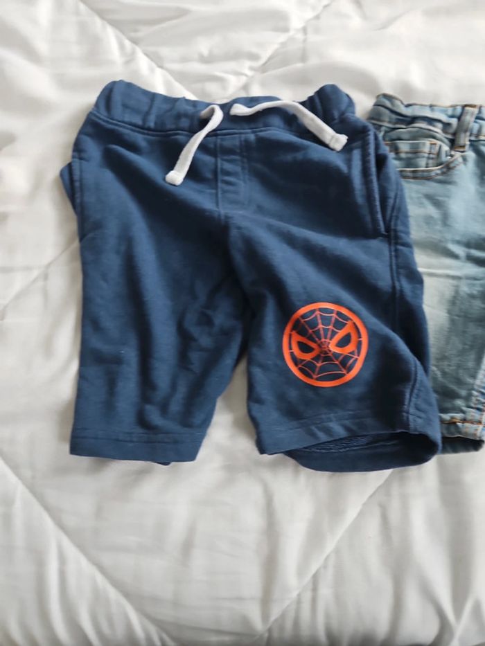 Lot 3 shorts taille 5ans - photo numéro 2