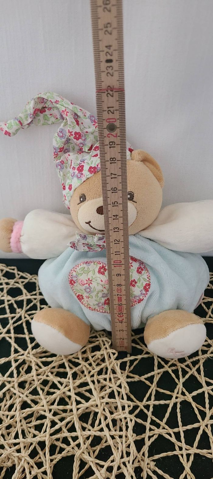 OURS BRUN DOUDOU EN PELUCHE BOULE PETIT COEUR MOTIF FLEURS 19 CM KALOO - photo numéro 2
