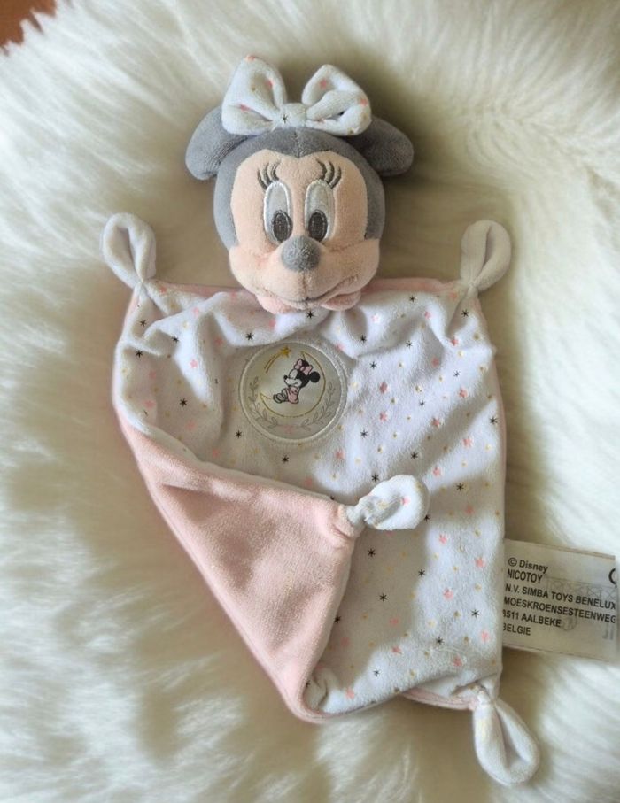 Doudou plat Souris Minnie rose blanc gris étoiles DISNEY