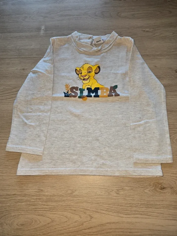 T-shirt manches longues beige garçon – motif Simba Le Roi Lion – Disney