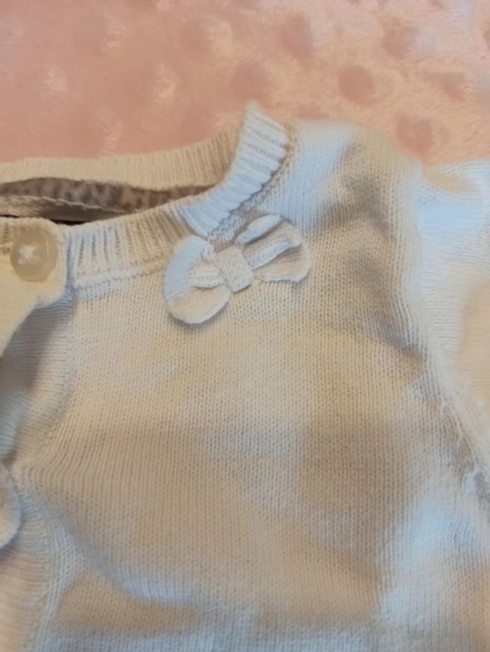 Gilet blanc noeud 1 mois - photo numéro 2