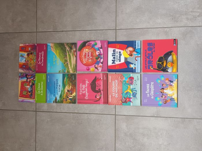 Lot de 10 livres Mcdo