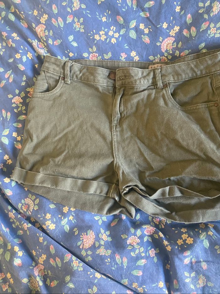 Short jeans