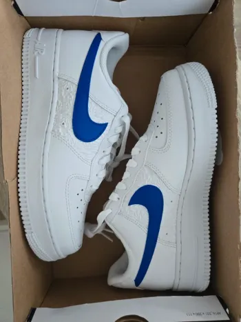 Nike air force 1 taille 38,5 neuves blanc bleu édition basket ball