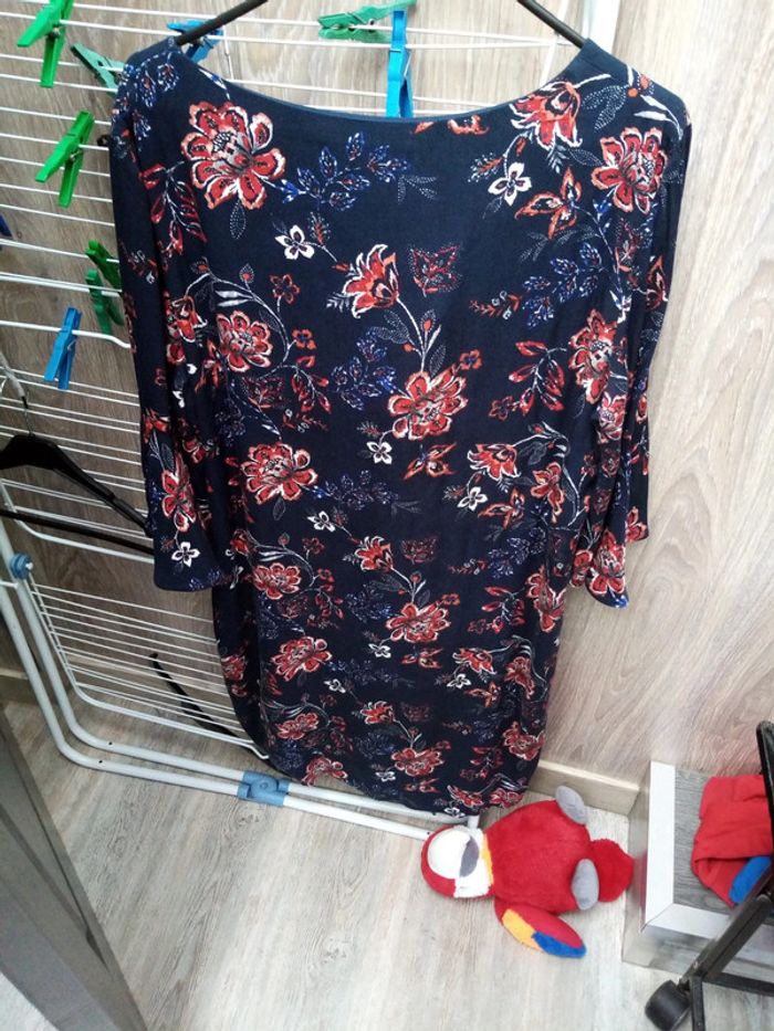 Robe fleurs T. 44 - photo numéro 4