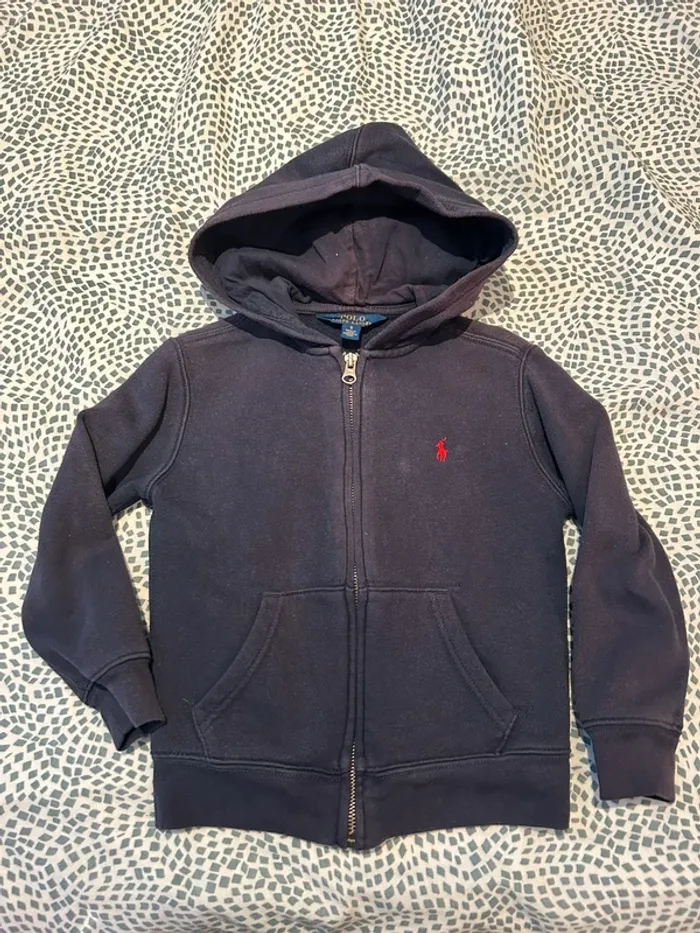 Gilet à capuche / sweat zippé