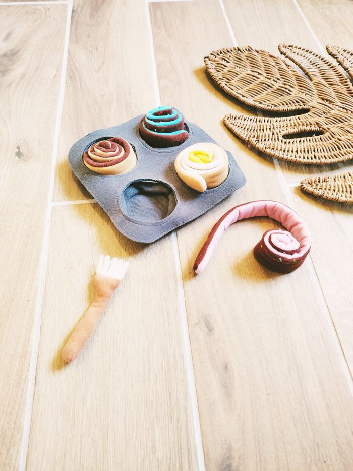 🍰Dinette moule avec gâteaux roulés à scratch en tissu- peluche