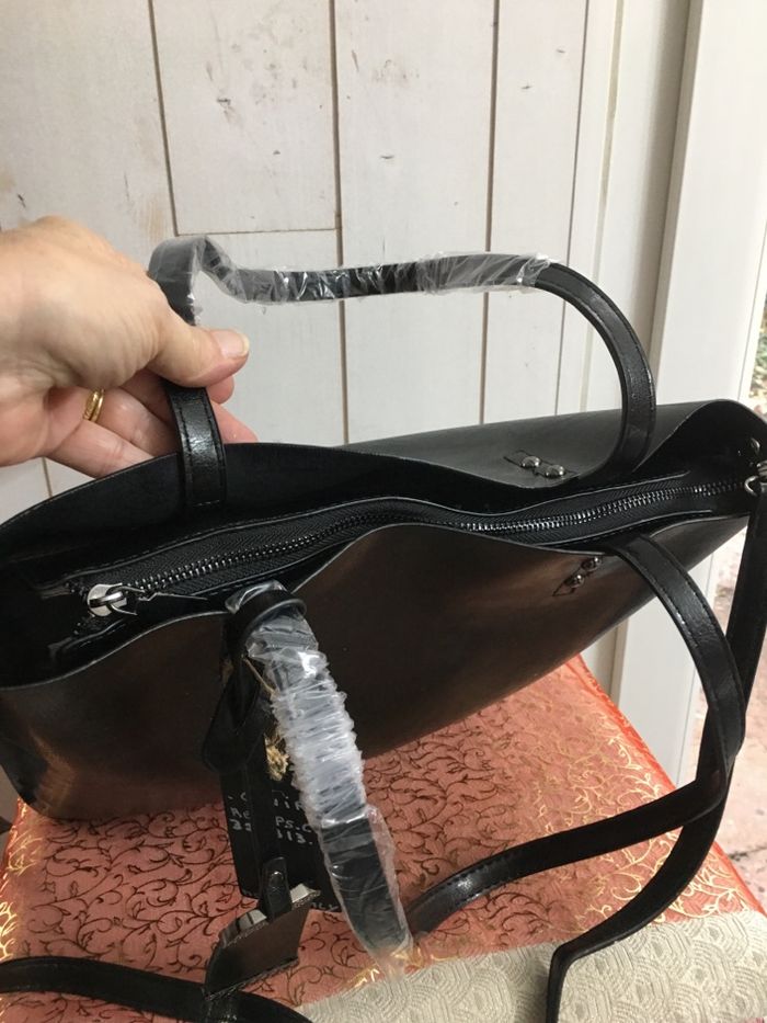 Super solde Magnifique grand sac cuir neuf lire description - photo numéro 5