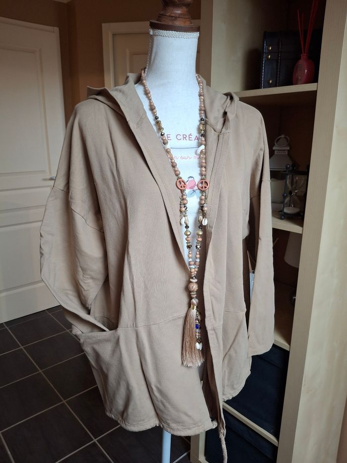 Gilet sweat capuche camel étoile dos - photo numéro 3