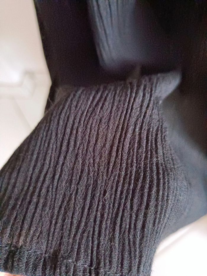 Joli robe noire tissus crêpe Neuve - photo numéro 7