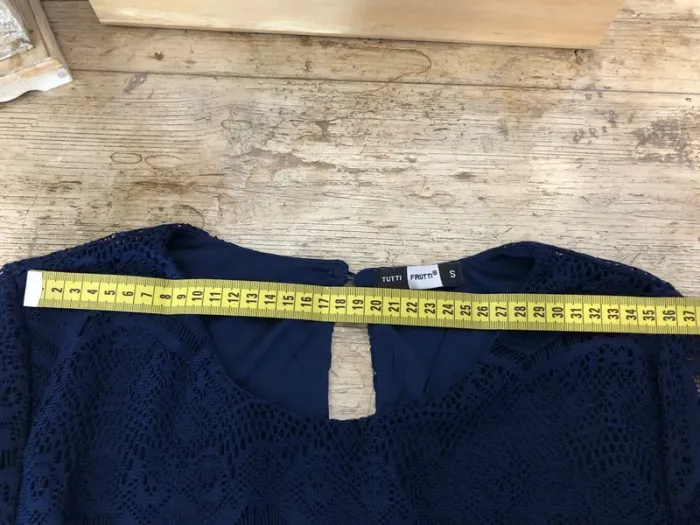 Robe en dentelle - photo numéro 6