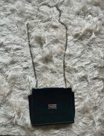 Pochette feutrée noir cuir de vachette chaîne métallique cherry Paris