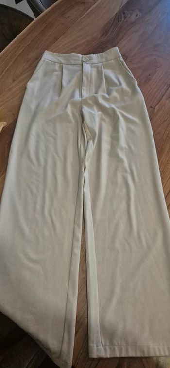 Pantalon beige Stradivarius