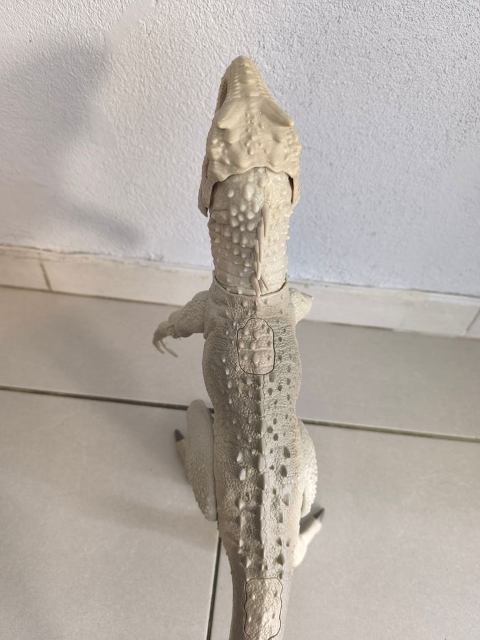 Dinosaure Jurassic World indominus rex - photo numéro 7