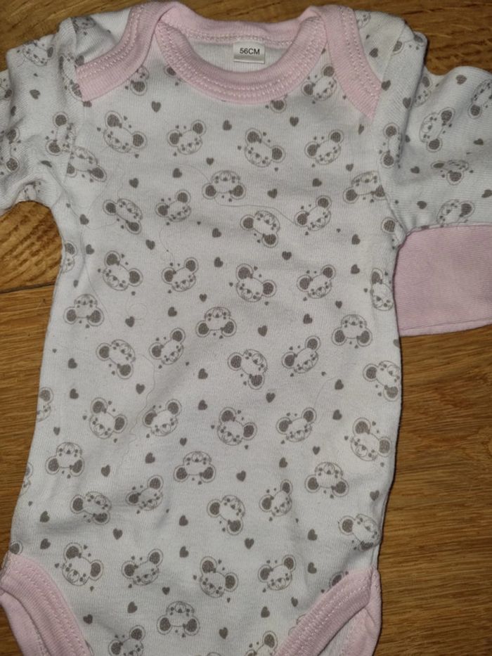 Lot Body 1 3 mois - photo numéro 3