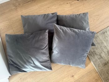 Coussin gris velours