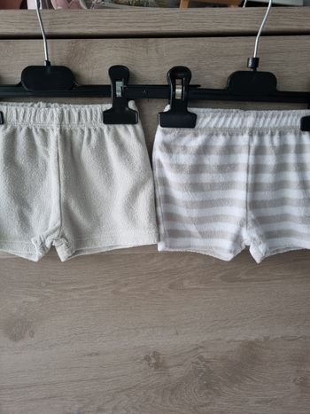 Lot 2 shorts vertbaudet 9 mois