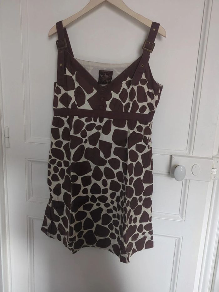 Robe bretelle motif girafe stradivarius L