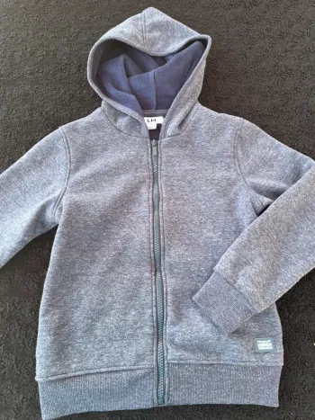 Gilet à capuche