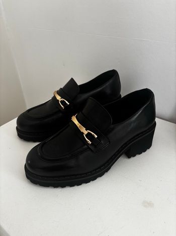 Mocassins à talons en cuir noir bata