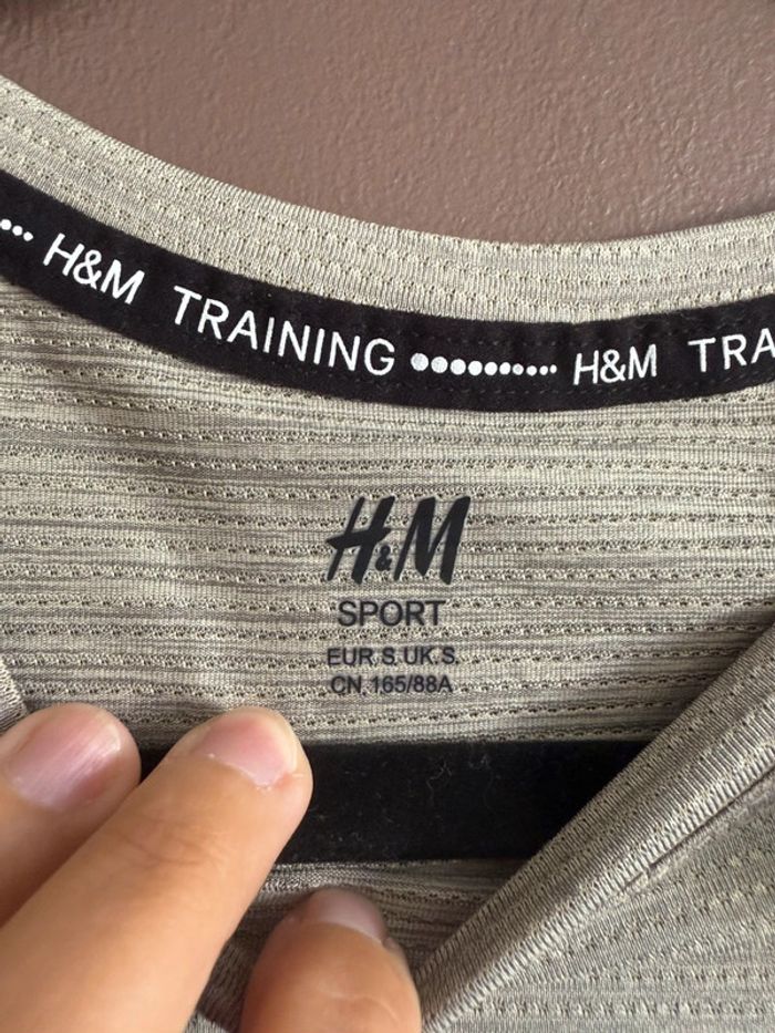 Tee-shirt Training gris H&M sport - photo numéro 5