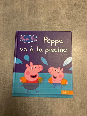 Livre Peppa Pig, Peppa va à la piscine
