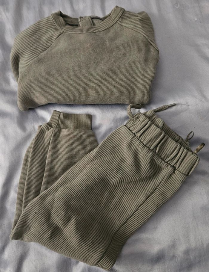 Tenue vert kaki