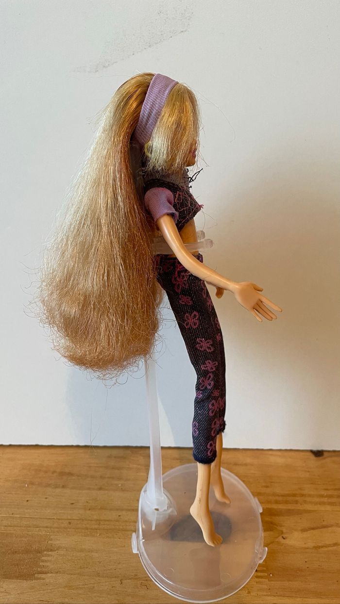 Poupée Winx Flora Denim - photo numéro 8