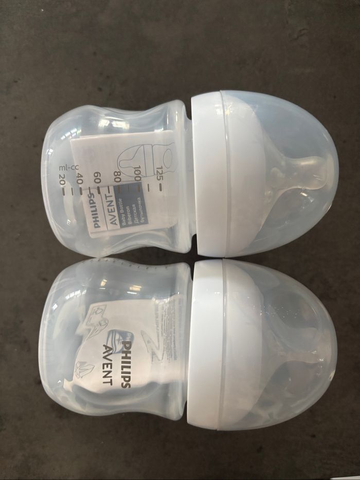 2 biberons Avent NEUFS