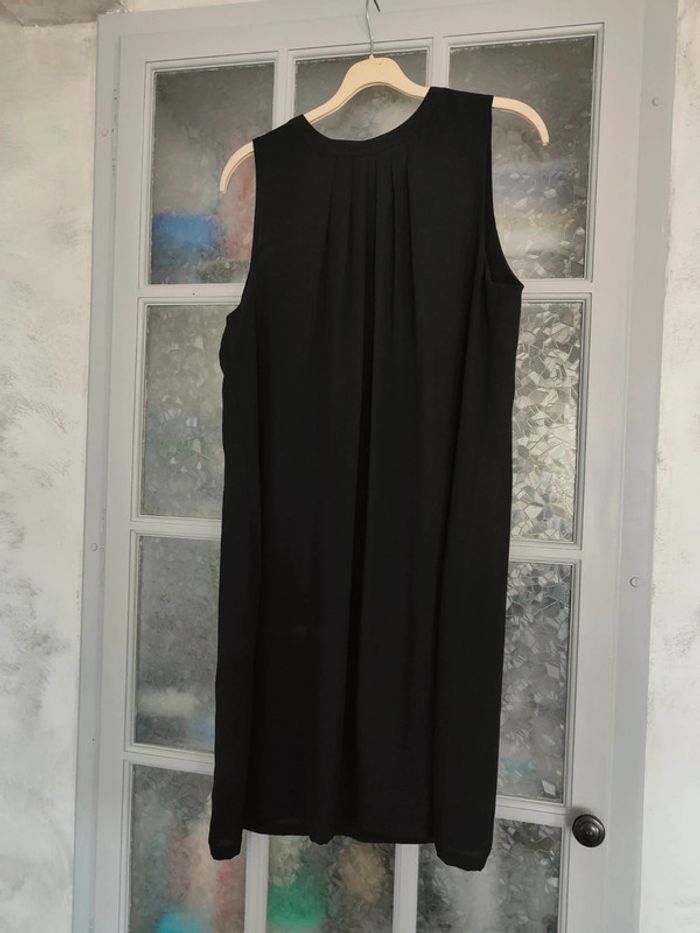 Robe noire - photo numéro 3
